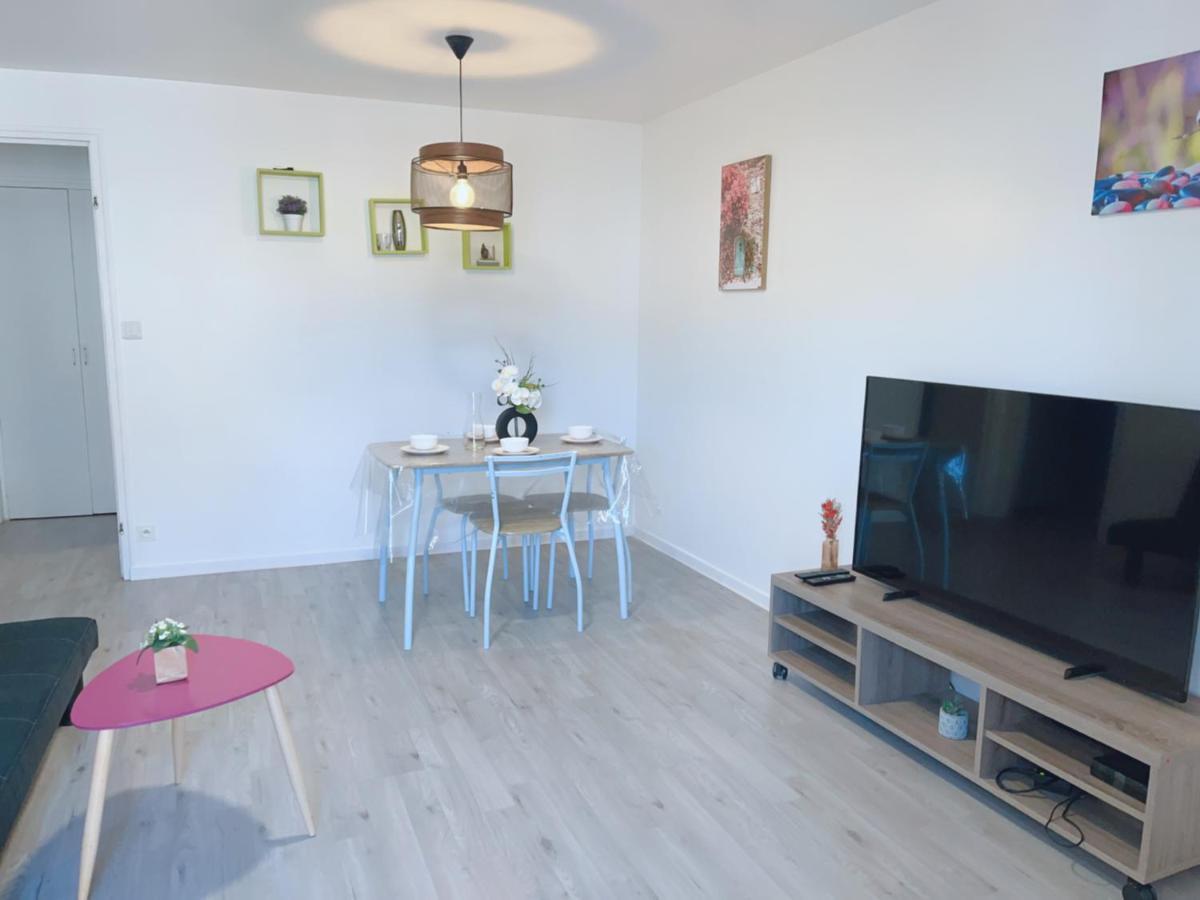 Apt 67M2 Hyper Centre: 2 Chambres, Cuisine Tv Wifi Fontenay-le-Comte Exterior foto